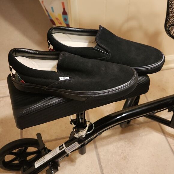 Vans Custom-Made Black Suede Slip-on Shoes w/ Roses Men's 11 Women's 12 WIDE - Picture 2 of 12